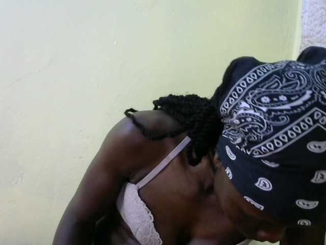 Prettyebony2 from BongaCams