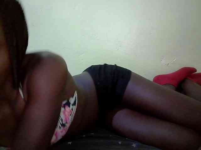 Prettyebony2 webcam
