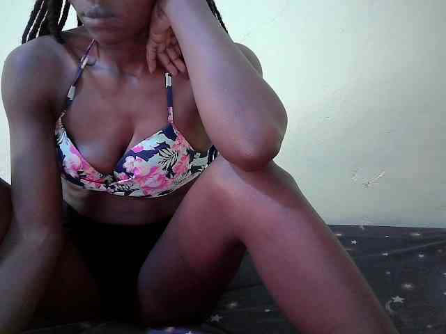 Prettyebony2 webcam