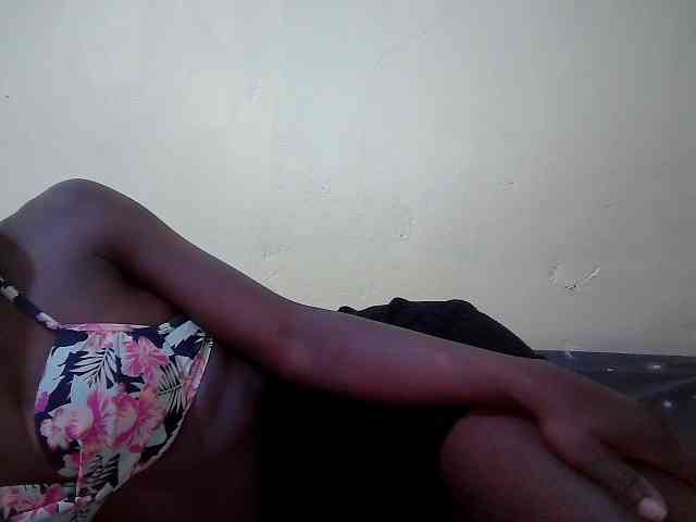 Prettyebony2