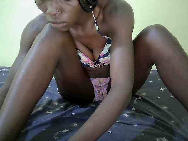 Prettyebony2 webcam