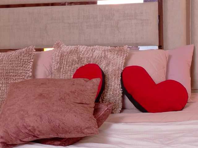 EvaHills's BongaCams show and profile