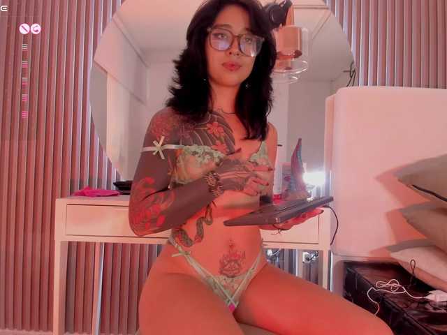  larissa-quintanilha chat room