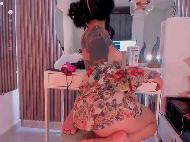 larissa-quintanilha webcam