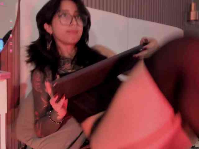 larissa-quintanilha webcam