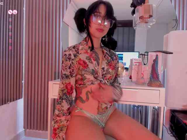 larissa-quintanilha webcam