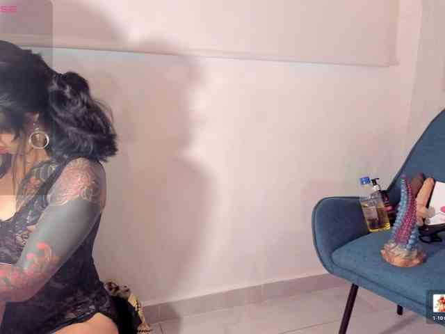 larissa-quintanilha webcam