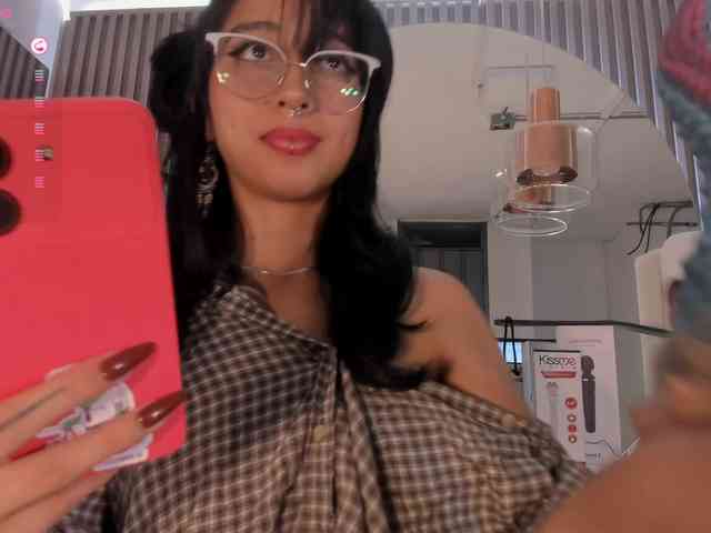 larissa-quintanilha webcam