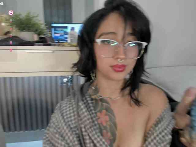 larissa-quintanilha webcam