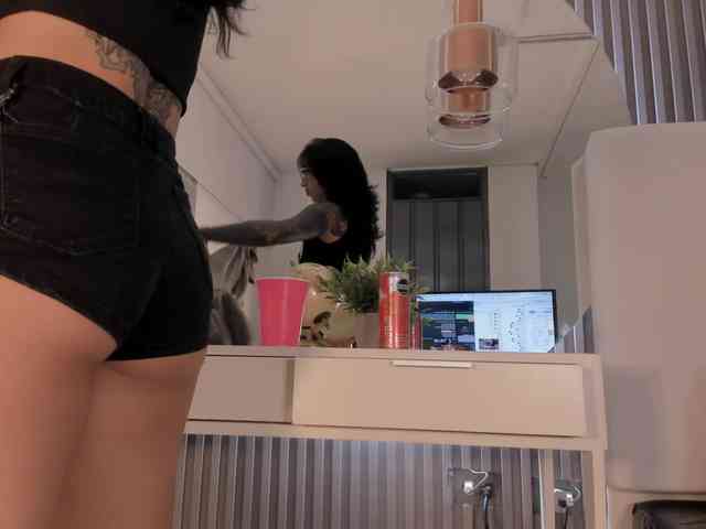 larissa-quintanilha webcam