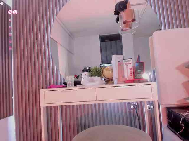 larissa-quintanilha webcam