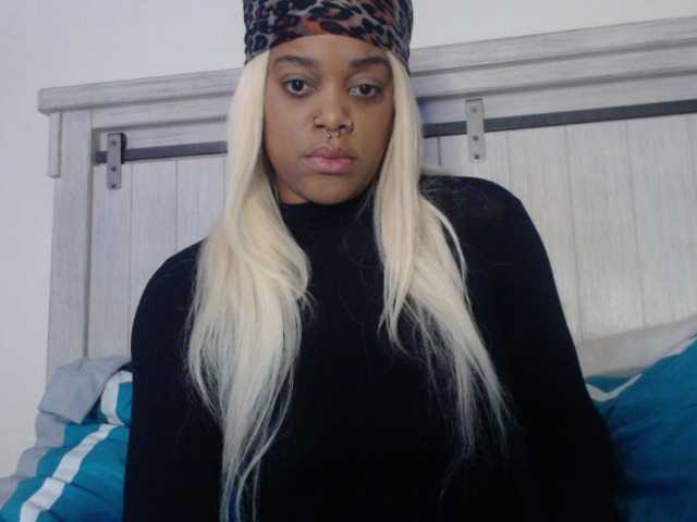 Alimonroe from BongaCams