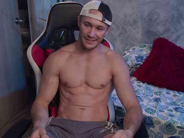 AxelFairchaild Live Webcam on BongaCams