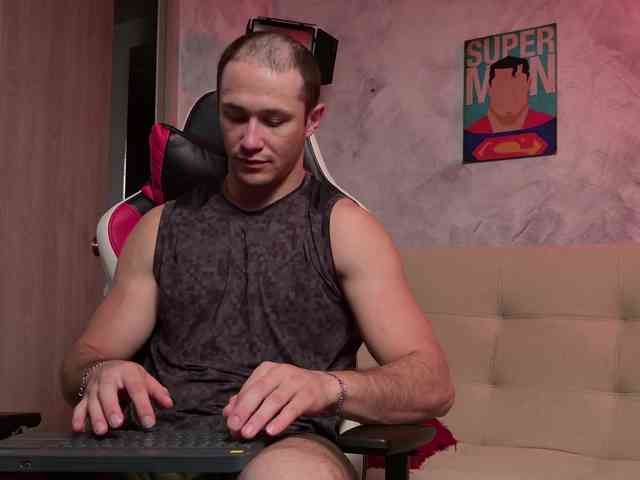 AxelFairchaild Live Webcam on BongaCams