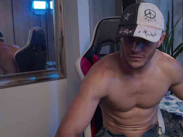 AxelFairchaild Live Webcam on BongaCams