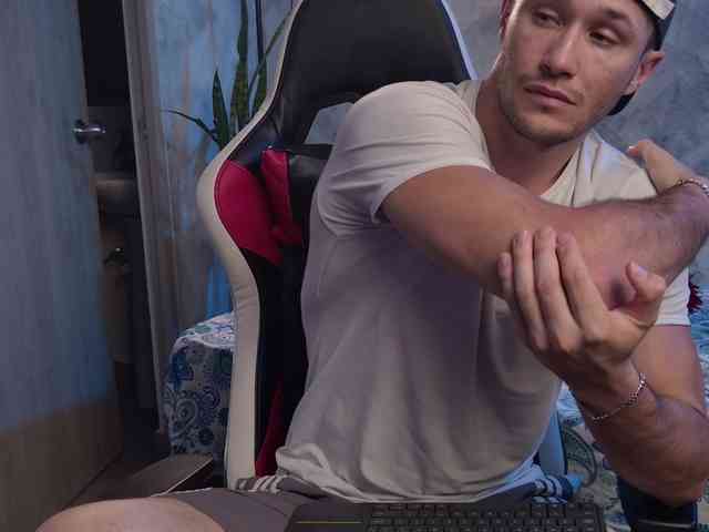 AxelFairchaild Live Webcam on BongaCams
