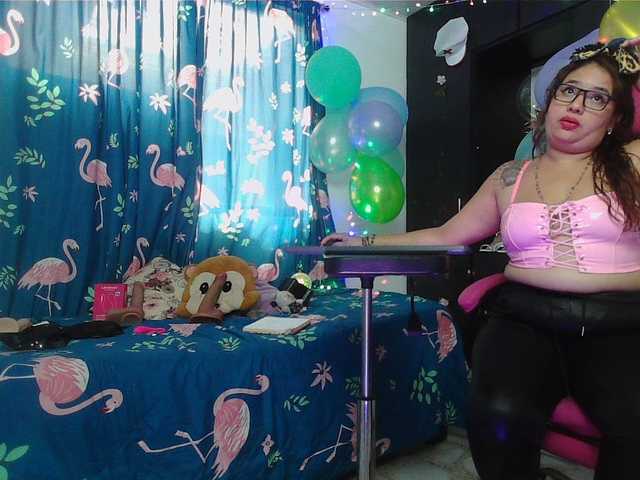 girls-kinky's BongaCams show and profile