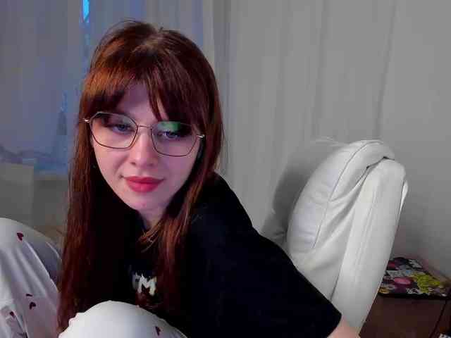 Mishka-lo Live Webcam on BongaCams