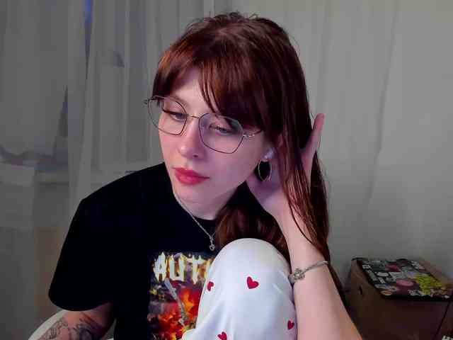 Mishka-lo Live Webcam on BongaCams