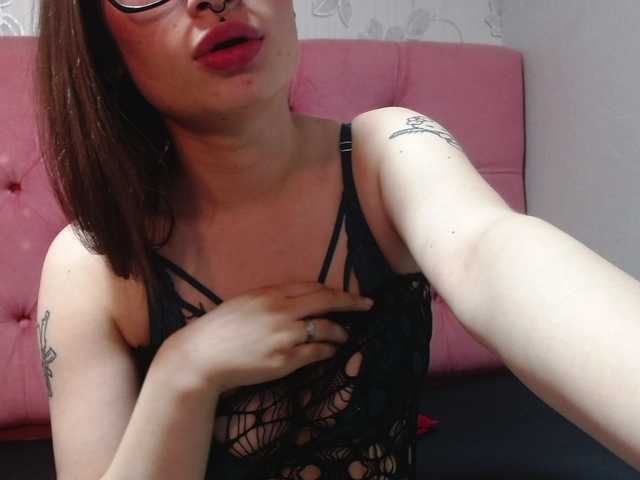 selenabustamante's BongaCams show and profile