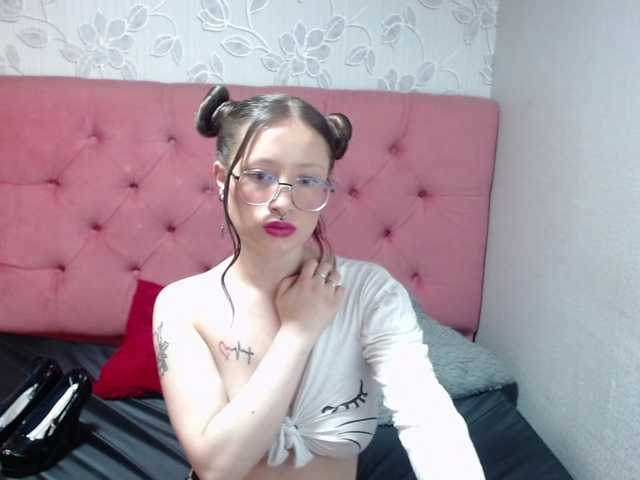 selenabustamante's BongaCams show and profile