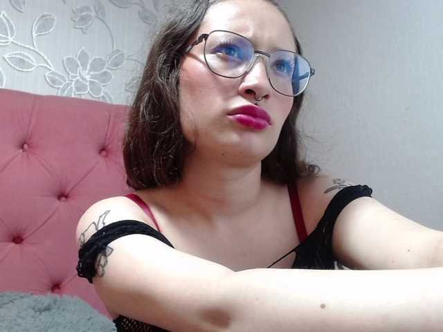 selenabustamante's BongaCams show and profile