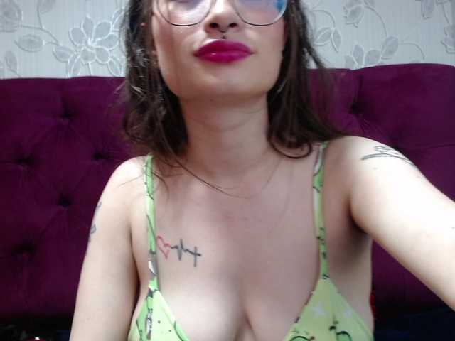 selenabustamante's BongaCams show and profile