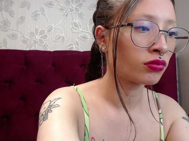 selenabustamante's BongaCams show and profile