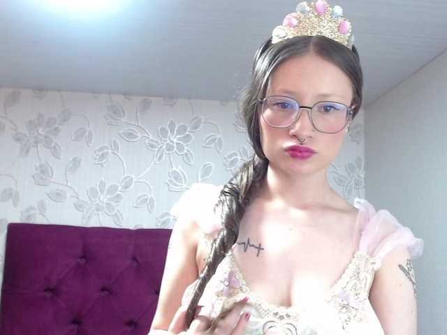 selenabustamante's BongaCams show and profile