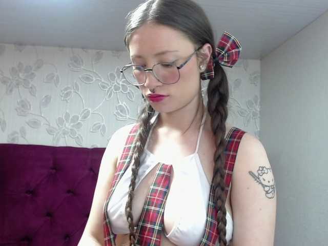 selenabustamante's BongaCams show and profile