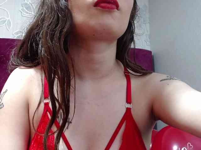 live chatroom Selenabustamante