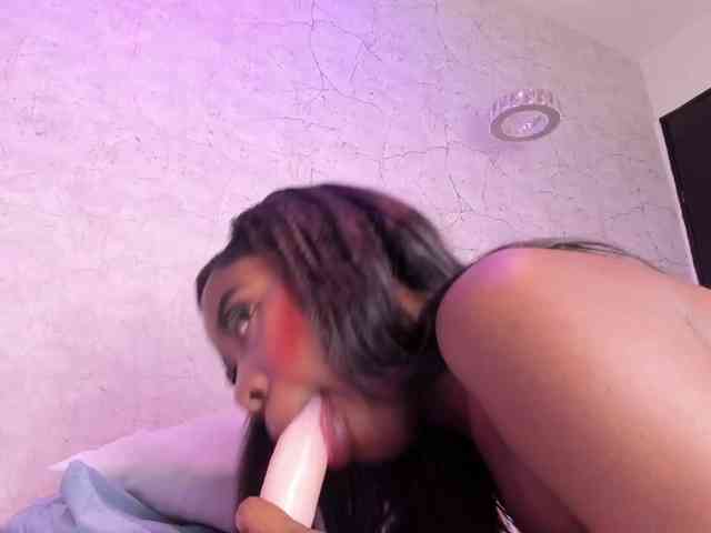 AgathaSamuels webcam