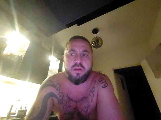 Horrnnycouple webcam