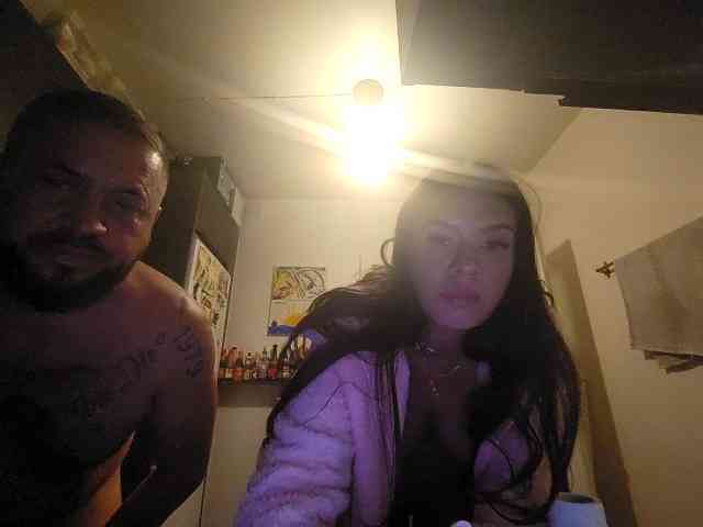 Horrnnycouple webcam