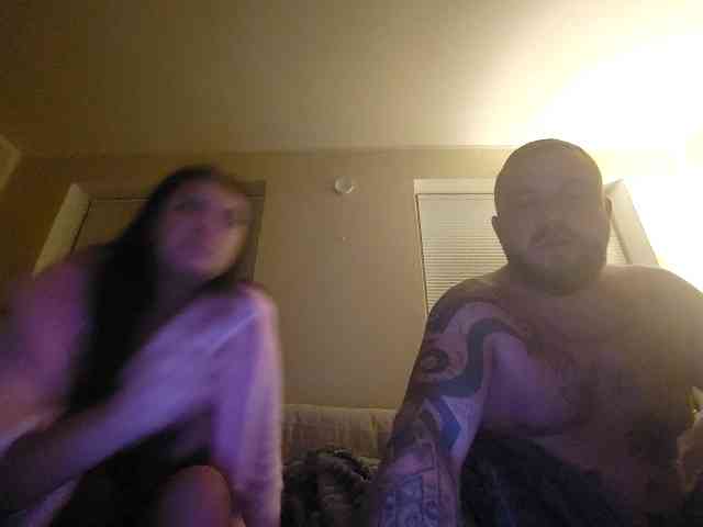 Horrnnycouple webcam