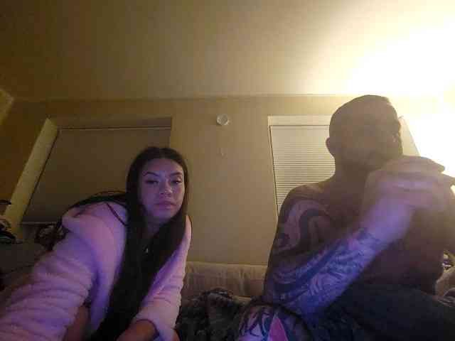 Horrnnycouple webcam