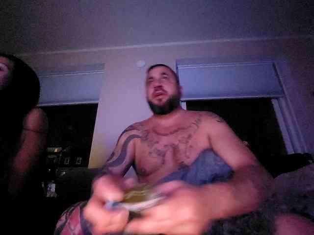 Horrnnycouple webcam