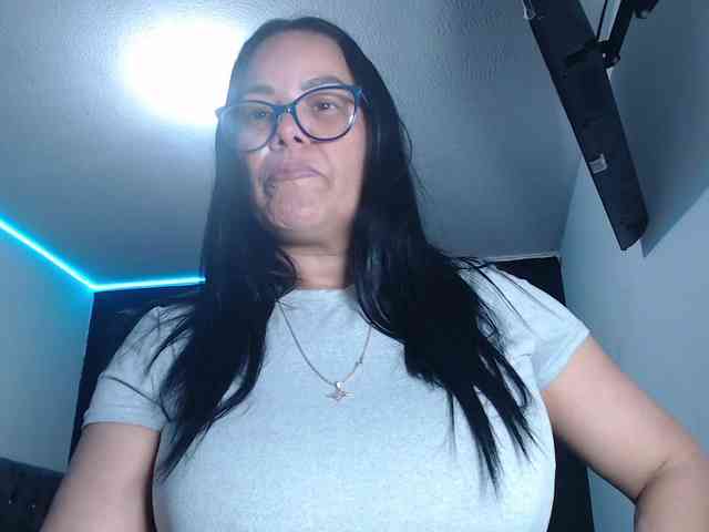 sofia-lopez70 webcam