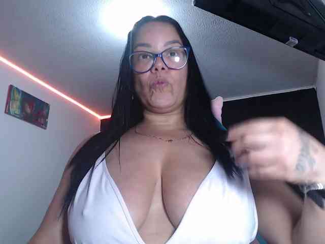sofia-lopez70 webcam