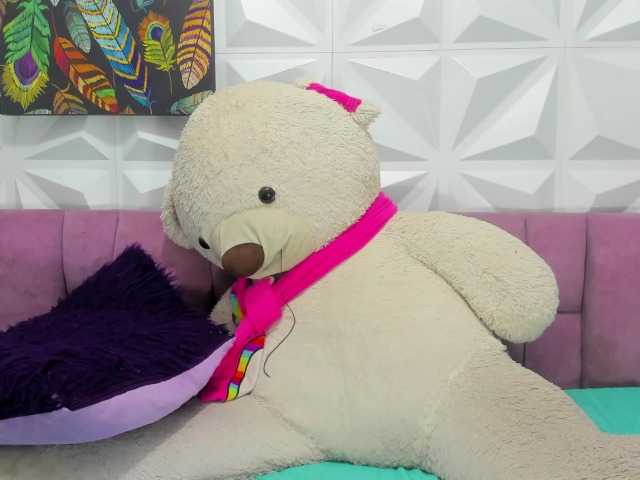 Anggie-Miller's BongaCams show and profile