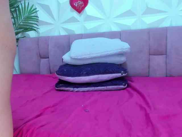 Anggie-Miller Live Webcam on BongaCams