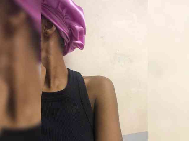 Lillie-03 Live Webcam on BongaCams