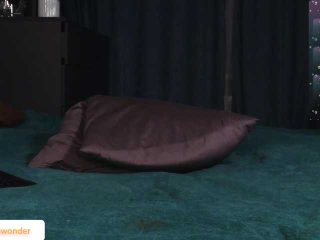 elliswonder from BongaCams