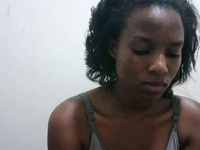 Tatswee webcam bongacams model stream image