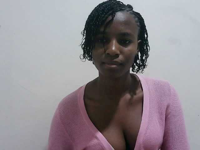 Tatswee webcam bongacams model stream image