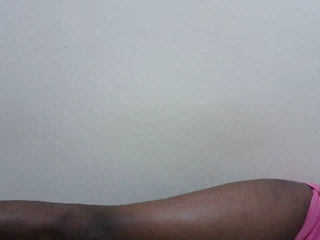 Tatswee webcam bongacams model stream image