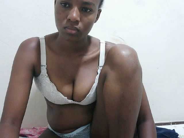 Tatswee from BongaCams