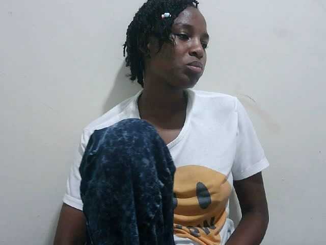 Tatswee webcam bongacams model stream image