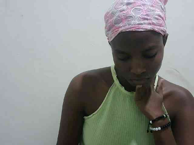 Tatswee Live Webcam on BongaCams