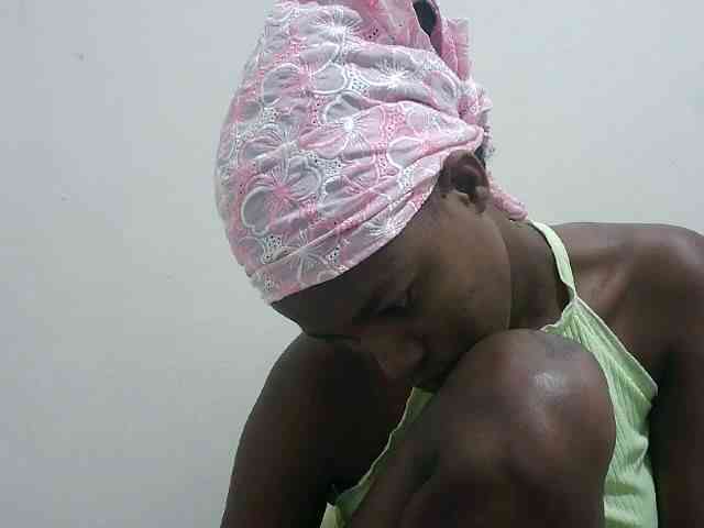 Tatswee Live Webcam on BongaCams